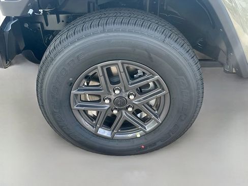 New 2026 Jeep Gladiator Sport image 32