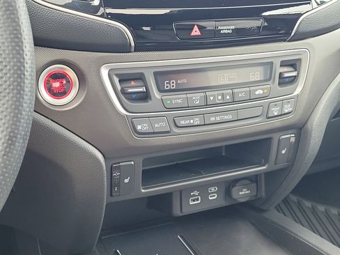 Certified 2024 Honda Passport TrailSport image 30