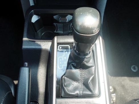 Used 2020 Toyota Tacoma TRD Off-Road AWD/4WD image 55