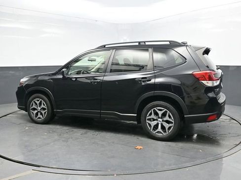 Used 2019 Subaru Forester Premium image 4