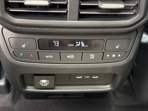 Used 2025 Honda Pilot Black Edition image 30