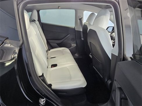 Used 2023 Tesla Model Y Long Range image 13
