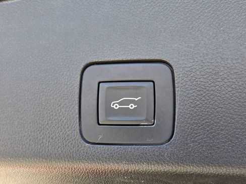 Used 2023 Buick Encore GX Essence w/ Experience Buick Package FWD image 17
