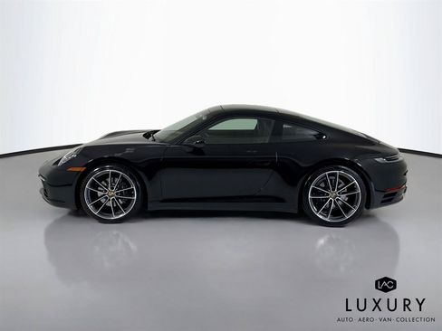 Used 2022 Porsche 911 Carrera w/ Premium Package RWD image 9