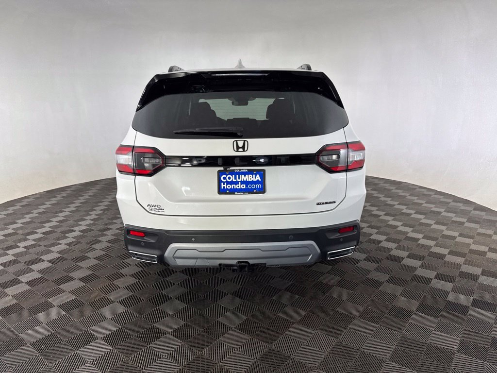 Certified 2025 Honda Pilot Touring image 6