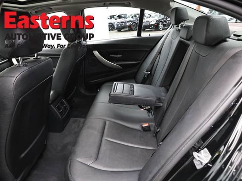 Used 2017 BMW 320i xDrive Sedan AWD/4WD image 23