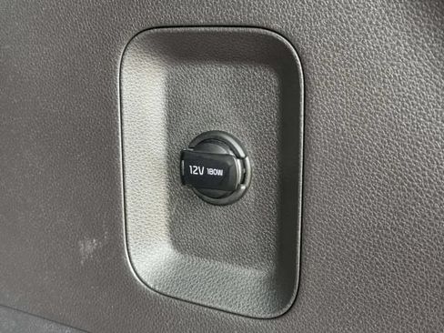 Used 2026 Kia Carnival FWD image 9