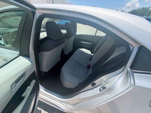 Used 2021 Toyota Corolla LE FWD image 22