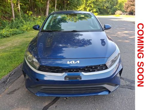 Used 2023 Kia Forte LXS FWD image 2