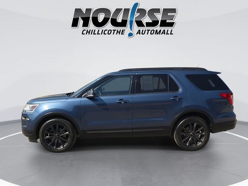 Used 2018 Ford Explorer XLT w/ Equipment Group 202A AWD/4WD image 5