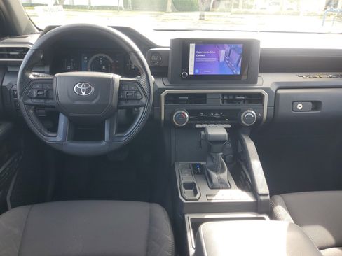 Used 2025 Toyota Tacoma SR image 9