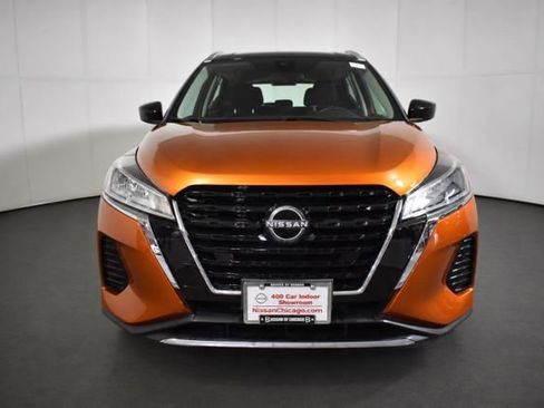 Used 2023 Nissan Kicks SV FWD image 2