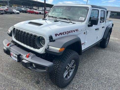 New 2025 Jeep Gladiator Mojave w/ Convenience Group image 4