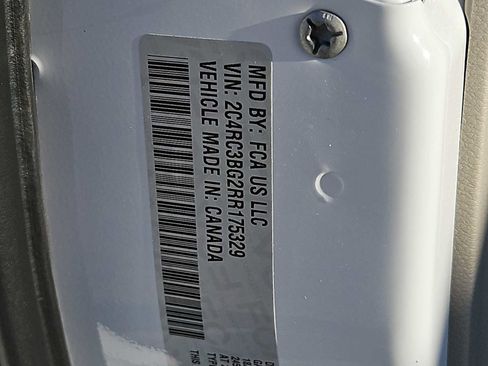 Used 2024 Chrysler Pacifica Touring-L image 25