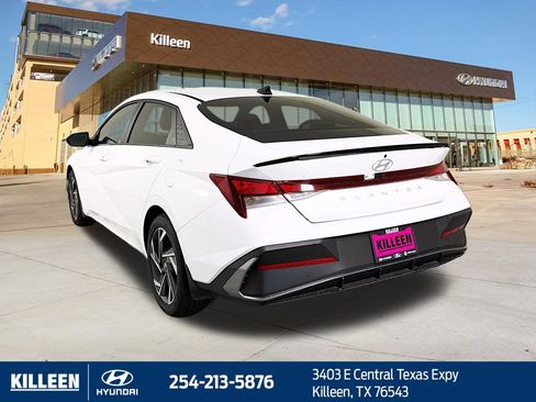 Used 2025 Hyundai Elantra Sport FWD image 6