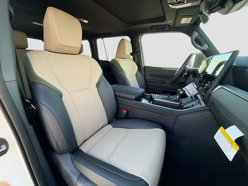 New 2026 Lexus GX 550 image 15