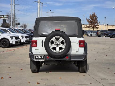 Used 2021 Jeep Wrangler Unlimited Sport image 13