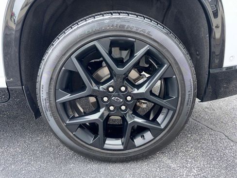 Used 2024 Chevrolet Traverse RS image 12