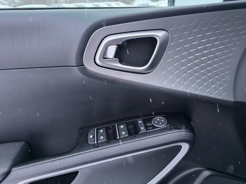 Certified 2023 Kia Soul LX w/ LX Technology Package image 24