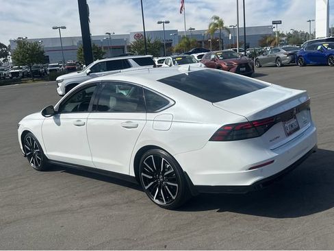 Used 2024 Honda Accord Touring image 4