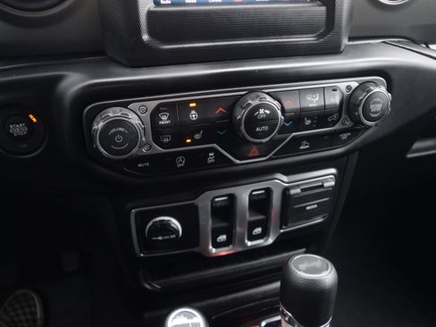 Used 2023 Jeep Wrangler Sport S image 11