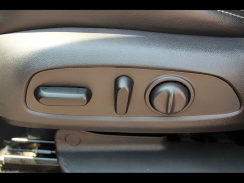 Used 2022 GMC Terrain SLT image 17