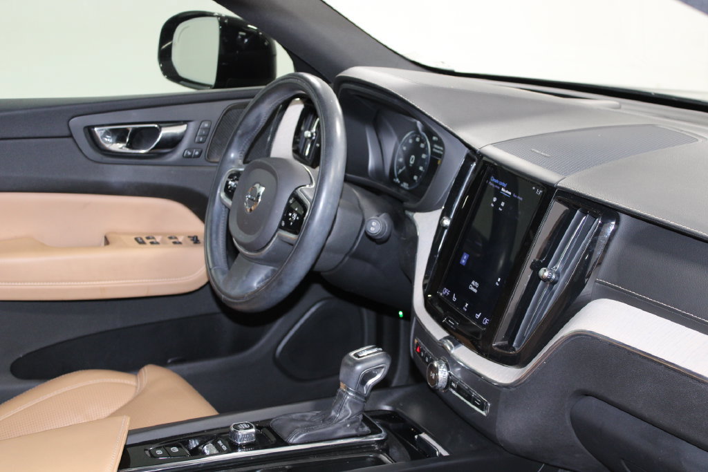 Used 2020 Volvo XC60 T6 Inscription AWD/4WD image 30