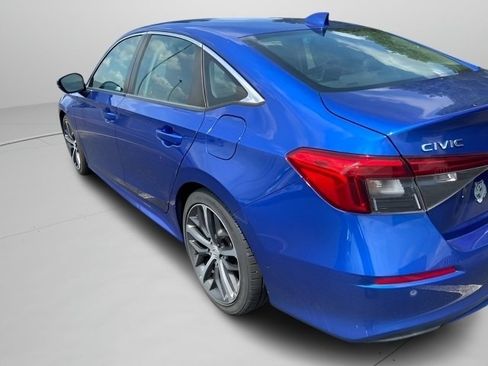 Used 2022 Honda Civic Touring image 14