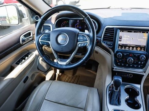 Used 2017 Jeep Grand Cherokee Overland w/ Jeep Active Safety Group AWD/4WD image 17