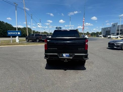 Used 2022 Chevrolet Silverado 1500 Custom Trail Boss AWD/4WD image 5
