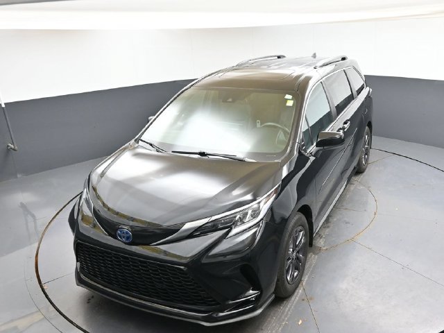 Used 2024 Toyota Sienna XSE w/ XSE Plus Package AWD/4WD image 36