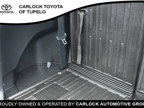 Used 2023 Toyota Highlander XLE AWD/4WD image 23