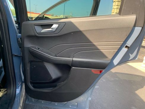 Used 2023 Ford Escape Platinum AWD/4WD image 38