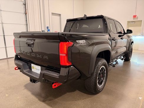 Used 2026 Toyota Tacoma TRD Off-Road AWD/4WD image 5