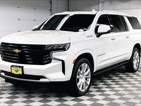 Used 2022 Chevrolet Suburban High Country w/ LPO, Illumination Package image 11