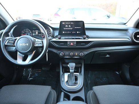 Used 2023 Kia Forte LXS image 3