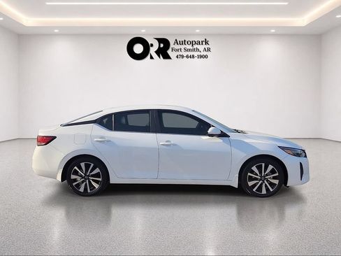 Used 2024 Nissan Sentra SV w/ SV Premium Package FWD image 6