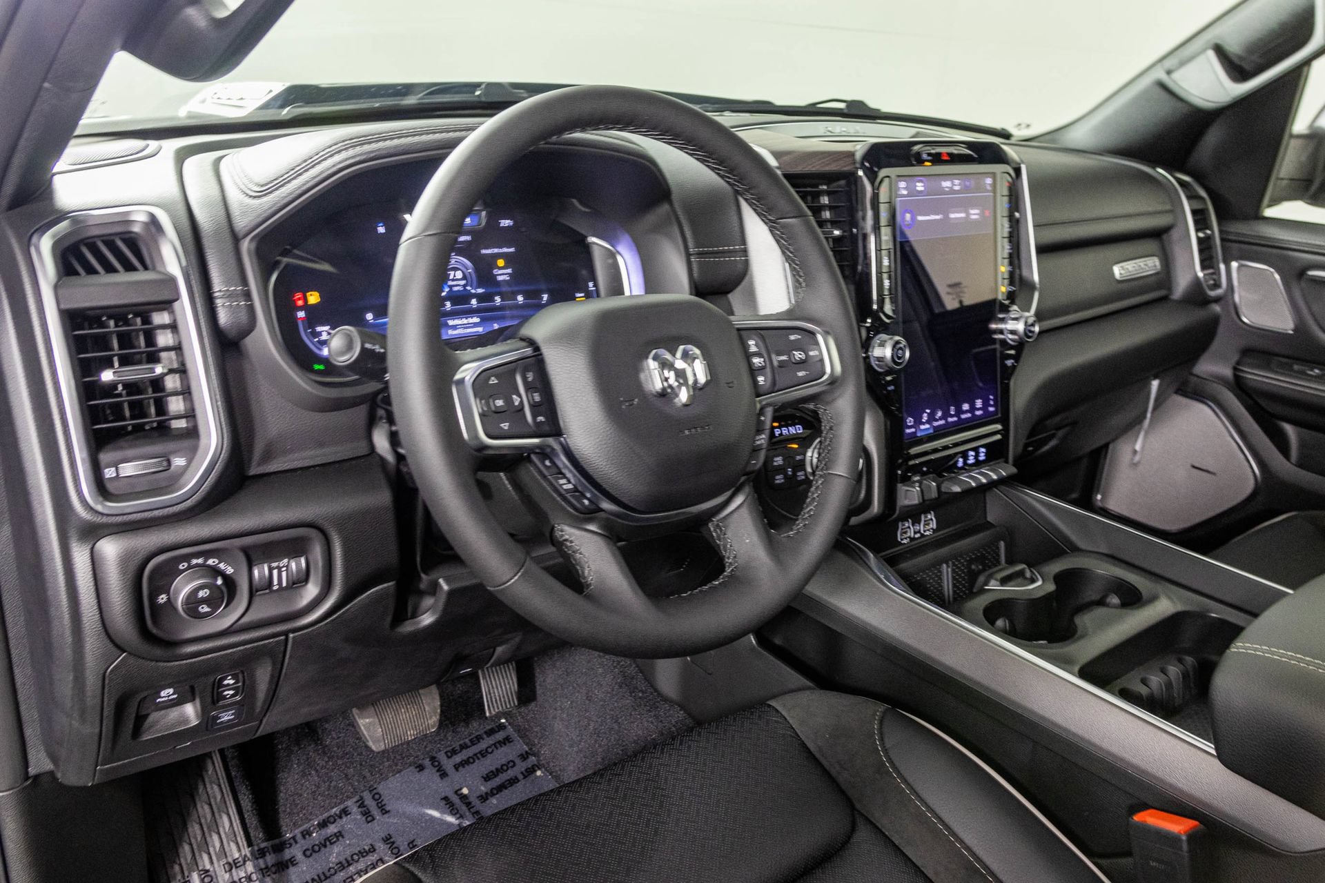 New 2027 RAM 1500 Laramie AWD/4WD image 3