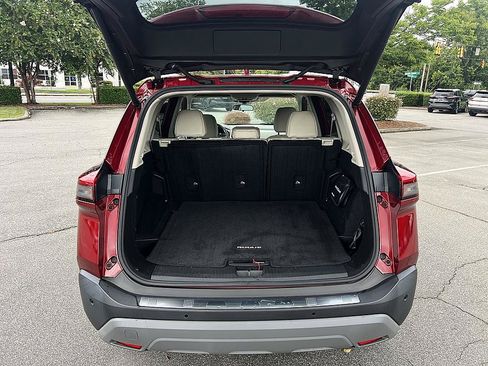 Certified 2023 Nissan Rogue SV w/ SV Premium B Package FWD image 15