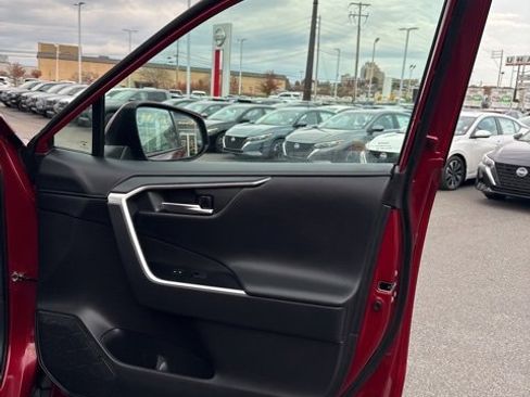 Used 2020 Toyota RAV4 Limited image 14