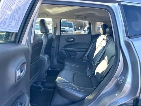 Used 2018 Jeep Compass Latitude w/ Popular Equipment Group image 24