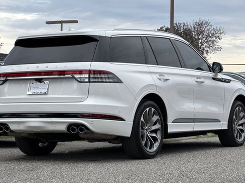 Certified 2023 Lincoln Aviator Grand Touring w/ Equipment Group 301A image 4