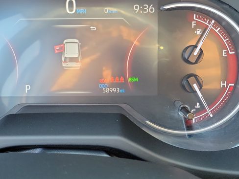 Used 2024 Toyota RAV4 XLE FWD image 25
