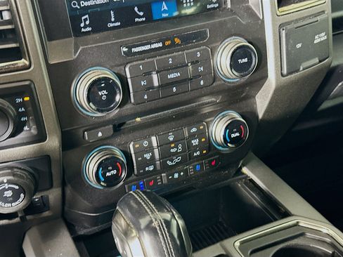 Used 2018 Ford F150 Raptor w/ Equipment Group 802A Luxury image 24