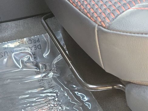 Certified 2025 Nissan Kicks SR FWD image 31