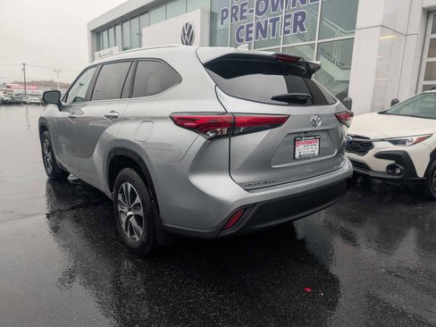 Certified 2023 Toyota Highlander XLE image 5