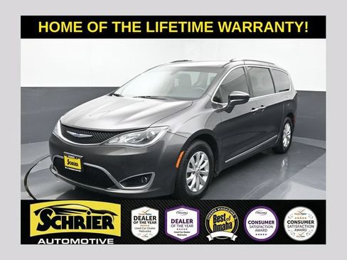 Used 2018 Chrysler Pacifica Touring-L Plus FWD image 1