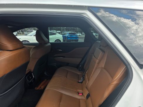 Used 2025 Toyota Crown Signia w/ Advanced Technology Package AWD/4WD image 10