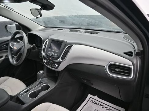 Used 2021 Chevrolet Equinox LS w/ LS Convenience Package FWD image 9