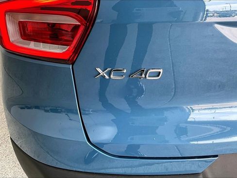 Certified 2025 Volvo XC40 B5 Core image 39
